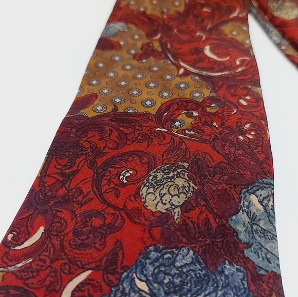 VALENTINO SILK TIE! - Picture 3 of 7